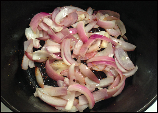 Skillet red onions 